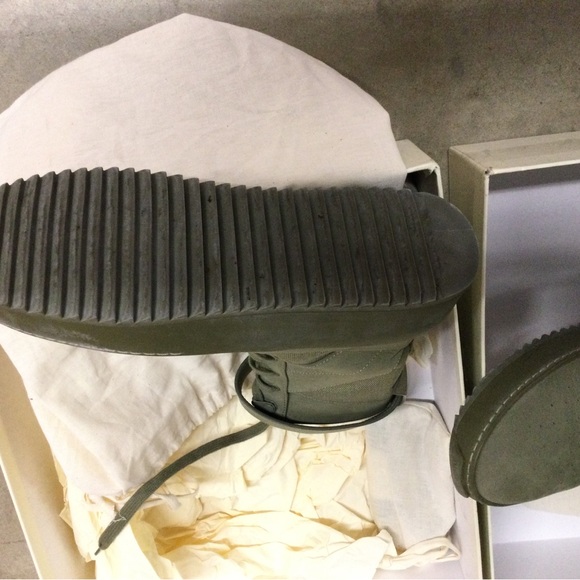 Olive Green High-Top Sneakers main image 13